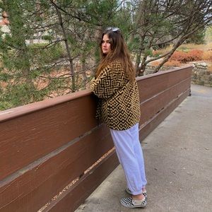 Meet your Posher, Raina